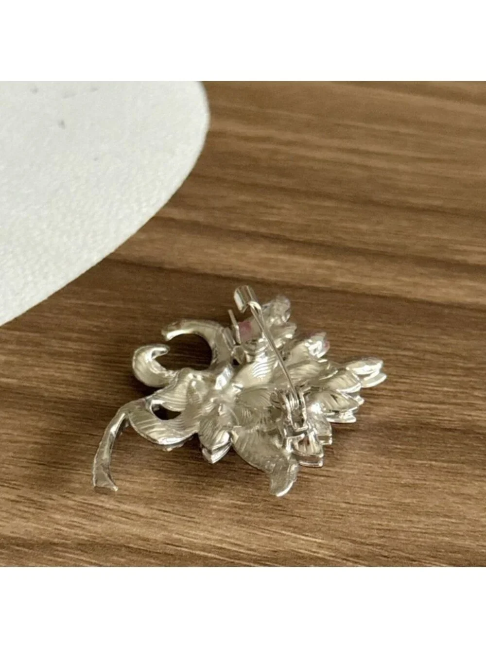 Diamond flower brooch Q667